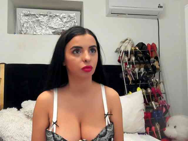 JuliaHayes webcam