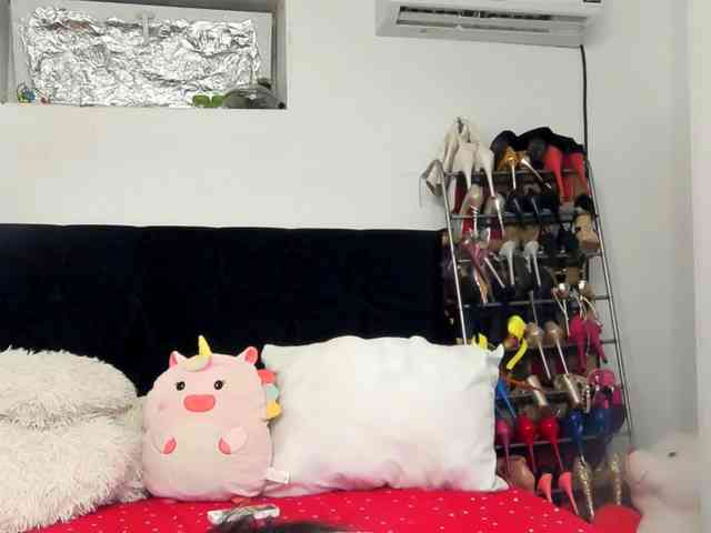 JuliaHayes webcam