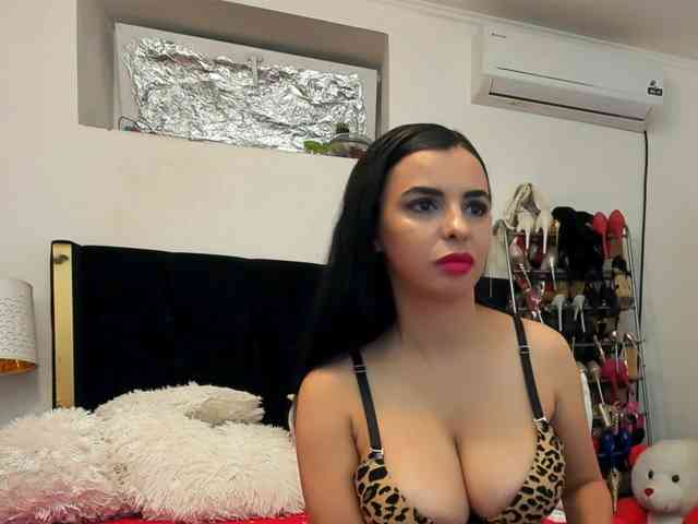 JuliaHayes webcam