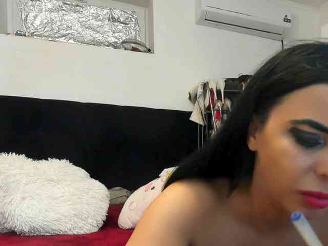 JuliaHayes webcam