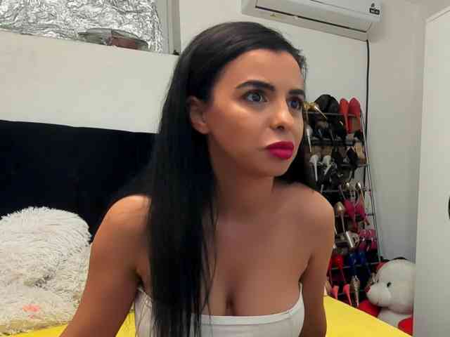 JuliaHayes webcam