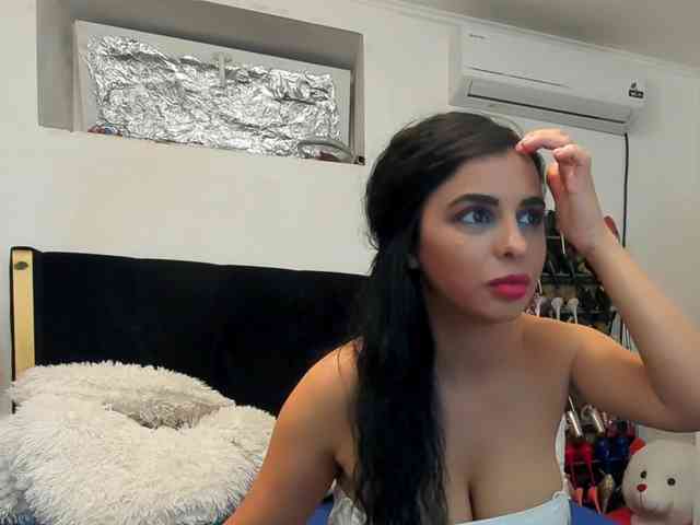 JuliaHayes webcam