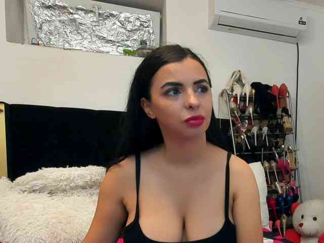 JuliaHayes webcam