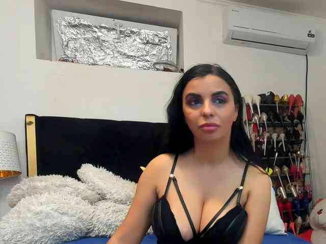 JuliaHayes webcam