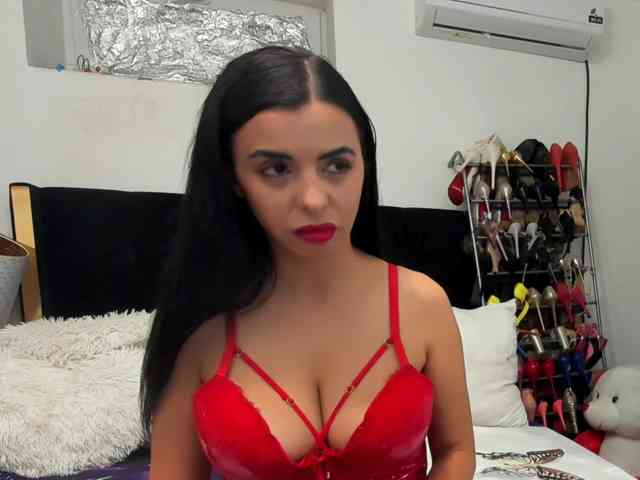 JuliaHayes webcam