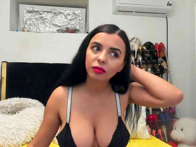JuliaHayes webcam
