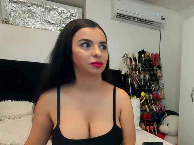 JuliaHayes webcam