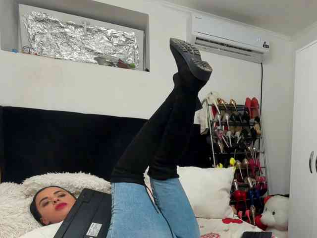 JuliaHayes webcam