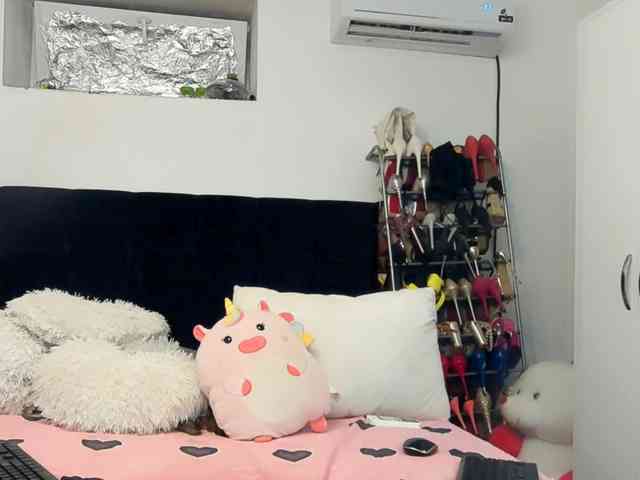 JuliaHayes webcam