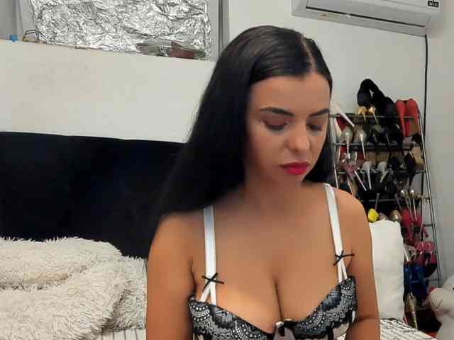 JuliaHayes webcam