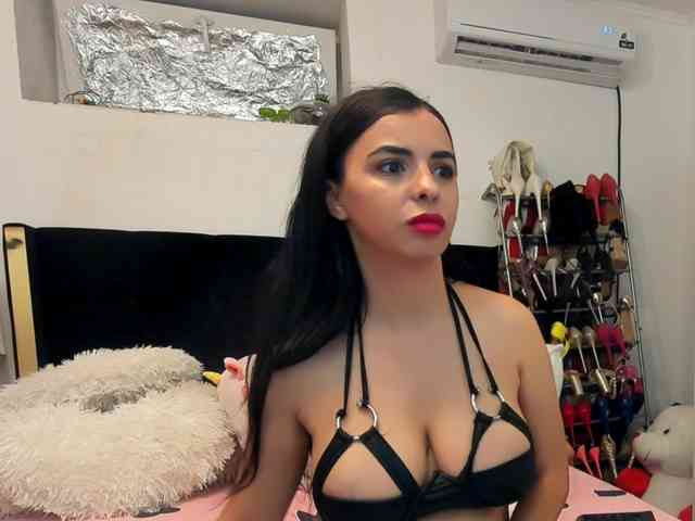 JuliaHayes webcam