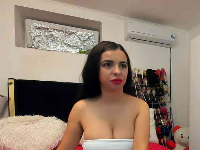 JuliaHayes webcam