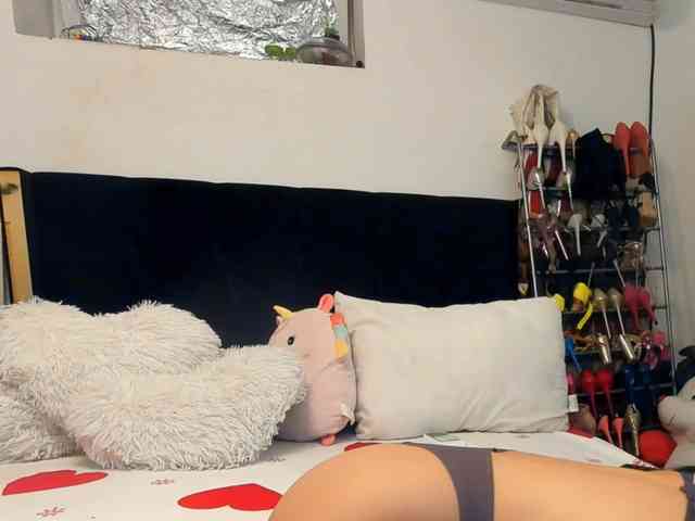 JuliaHayes webcam