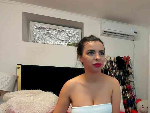 JuliaHayes webcam