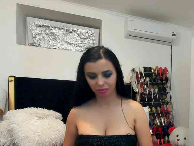 JuliaHayes webcam