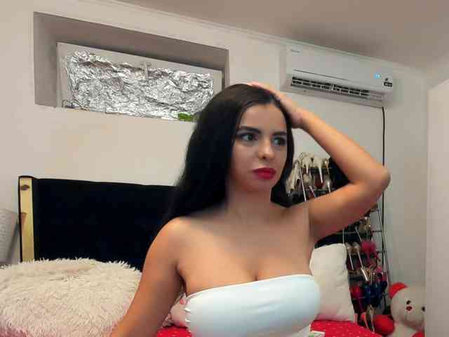 JuliaHayes webcam