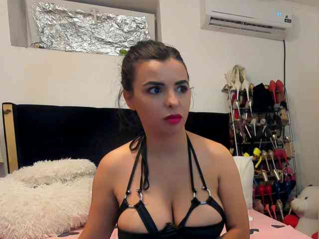 JuliaHayes webcam