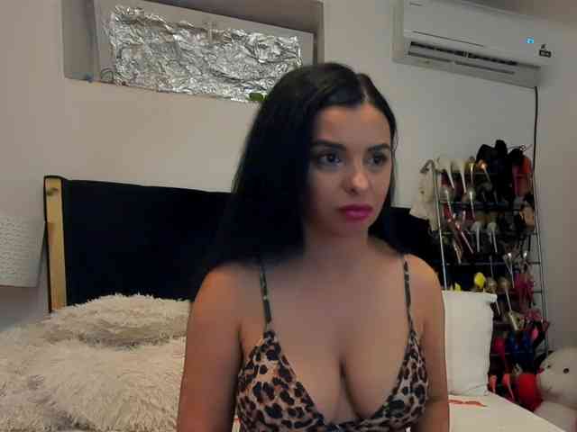 JuliaHayes webcam