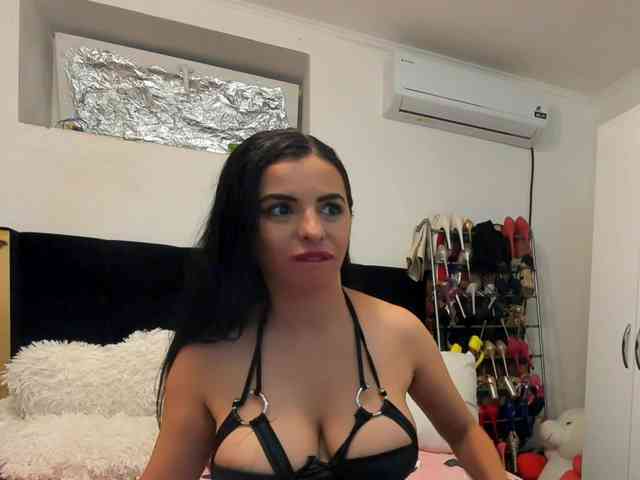JuliaHayes webcam