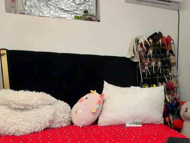 JuliaHayes webcam