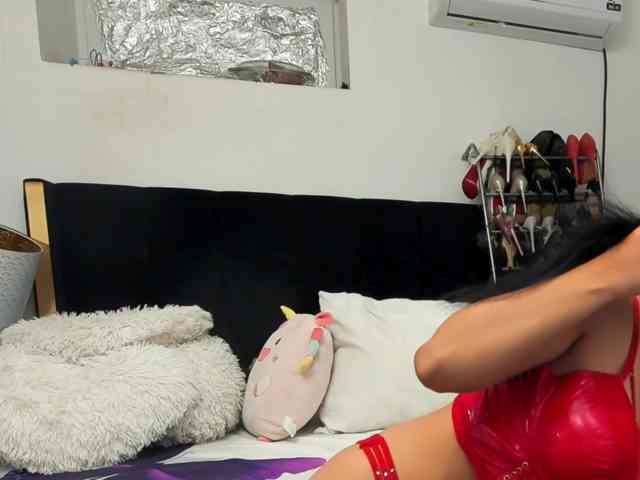 JuliaHayes webcam