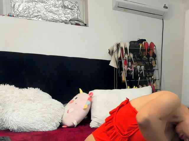 JuliaHayes webcam