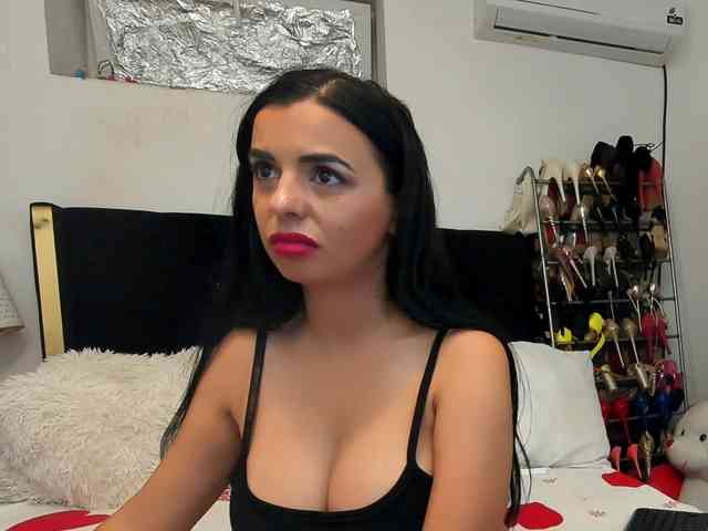 JuliaHayes webcam