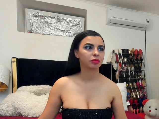JuliaHayes webcam