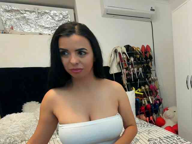 JuliaHayes webcam