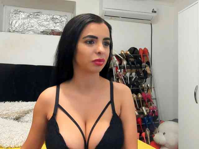 JuliaHayes webcam