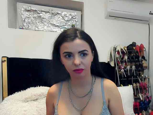 JuliaHayes webcam