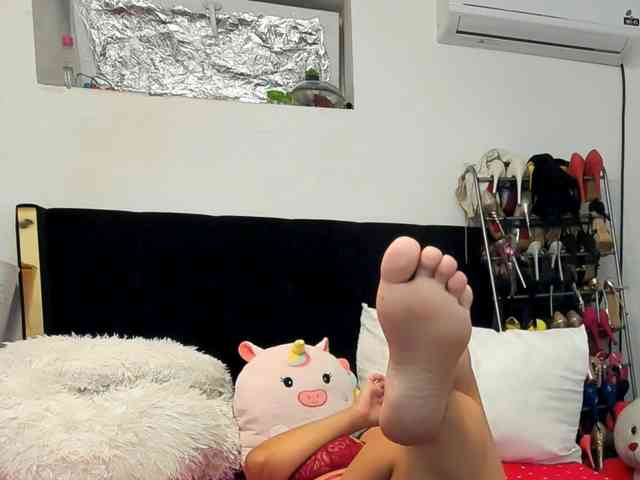 JuliaHayes webcam