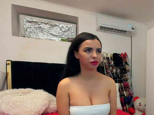 JuliaHayes webcam