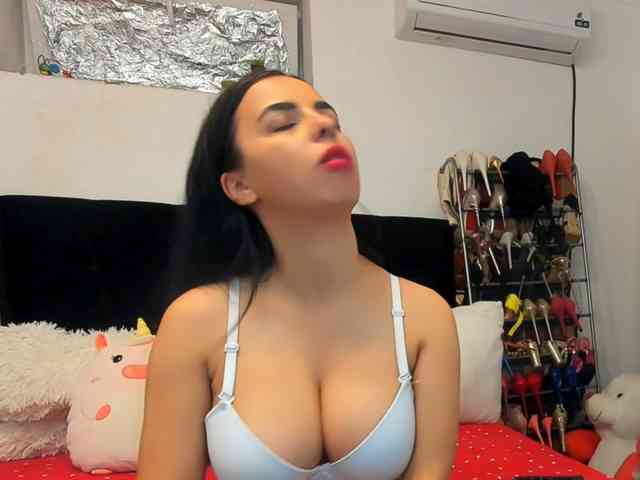 JuliaHayes webcam