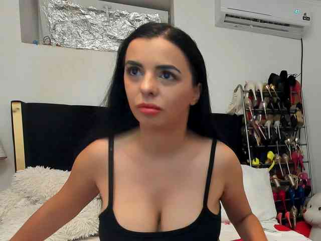 JuliaHayes webcam