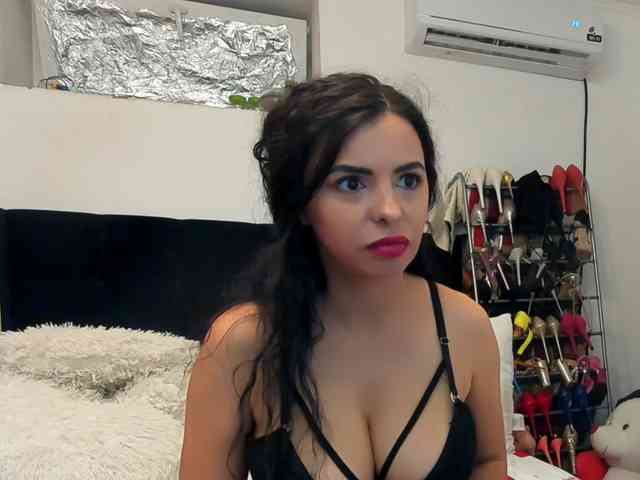 JuliaHayes webcam