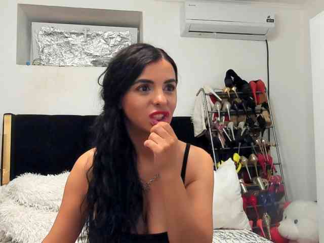 JuliaHayes webcam