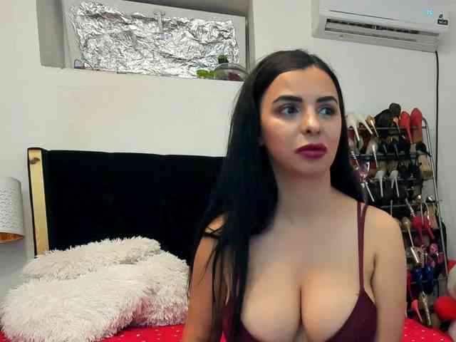 JuliaHayes webcam