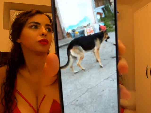 JuliaHayes webcam