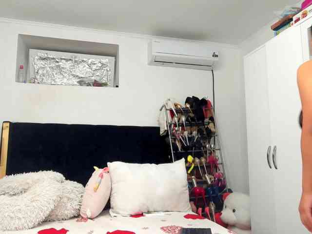 JuliaHayes webcam