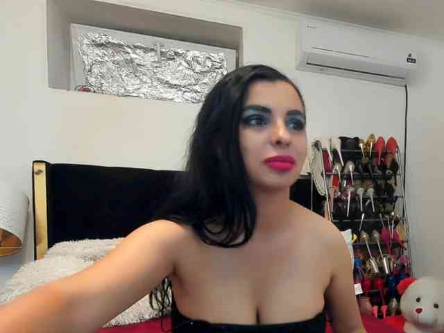 JuliaHayes webcam