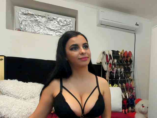 JuliaHayes webcam