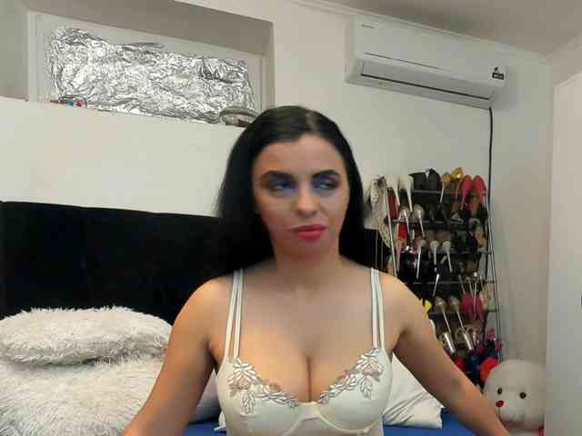 JuliaHayes webcam