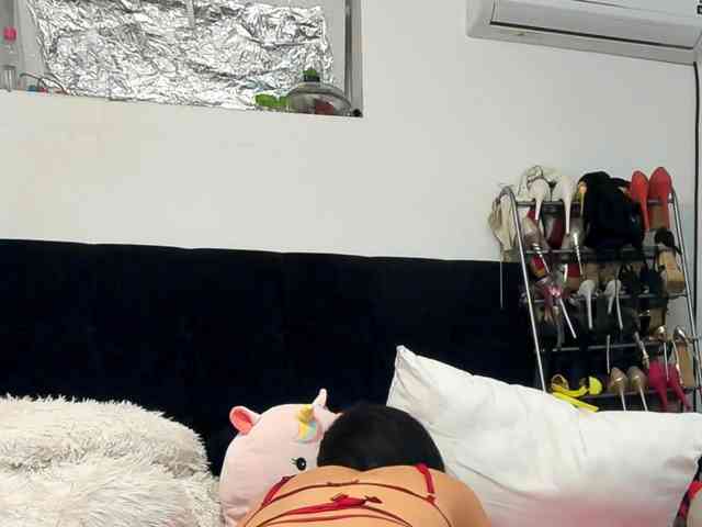 JuliaHayes webcam
