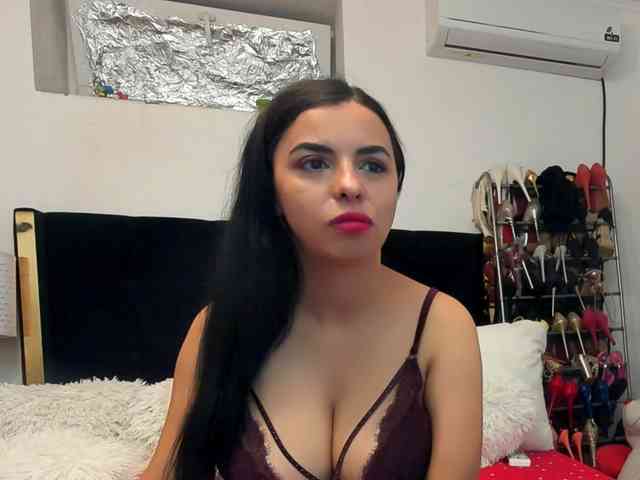 JuliaHayes webcam