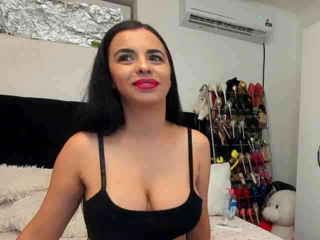 JuliaHayes webcam