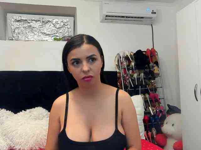 JuliaHayes webcam