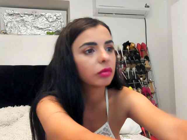 JuliaHayes webcam