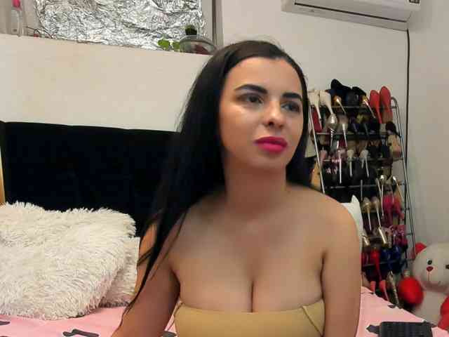 JuliaHayes webcam