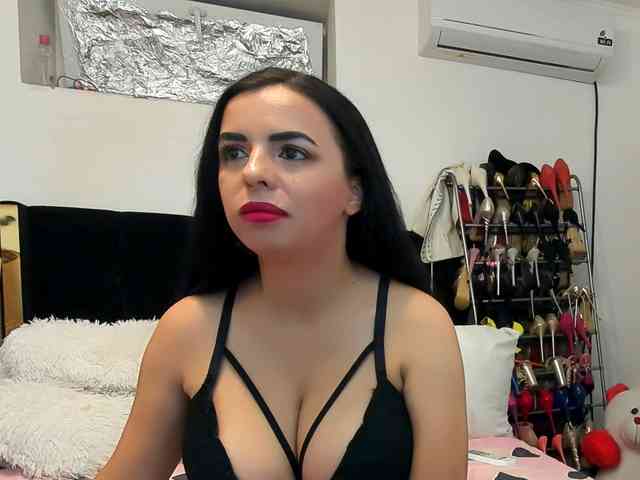 JuliaHayes webcam